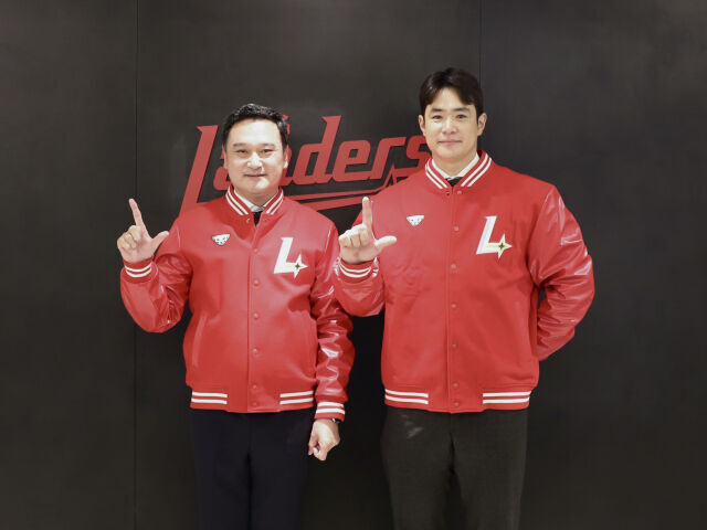 ‘셀프방출’ 논란 끝에 2년 최대 22억원에 SSG로 옮기는 <b>김재환</b>, 그에겐...