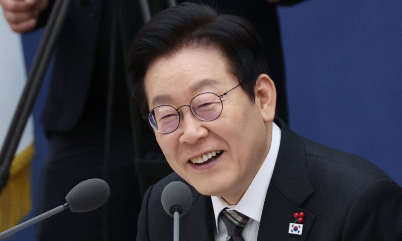 “그래서 ‘<b>죄명</b>’이라고 쓰잖아요”…李<b>대통령</b> <b>농담</b>에 ‘빵’ 터진 이...