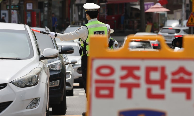 <b>경찰</b>, 연말 강남권 대로서 낮밤 없이 매일 <b>음주</b><b>단속</b> 벌인다