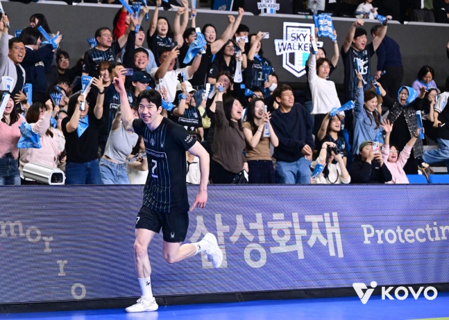 “도대체 얼마 줘야해?” 실시간으로 몸값 오르고 있는 현대캐피탈 에이스 허수봉 “지석이형이 NO.1 자리 다시 뺏는다고요? 지키겠습니다” [남정훈의 오버 더 네트]