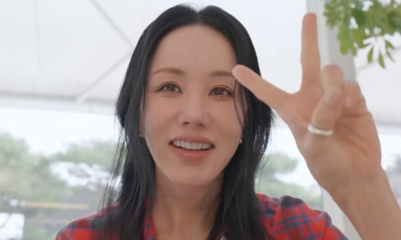 56세 엄정화의 미친 피부 비결, 집 안에서도 선크림 안 바르면 말짱 도루묵이야