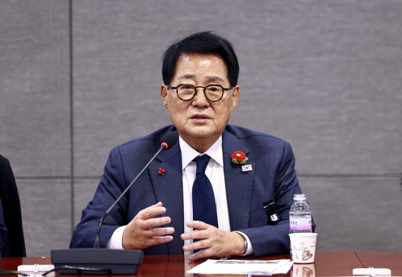 박지원 “한반도에 두 개의 국가가 있다는 것을 받아들이고… 더욱 노력하자”