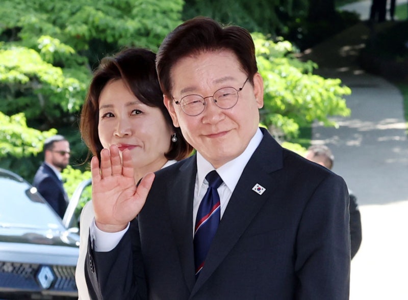이재명 대통령 지지율 50% 붕괴…긍정 47.7% vs 부정 49.0%