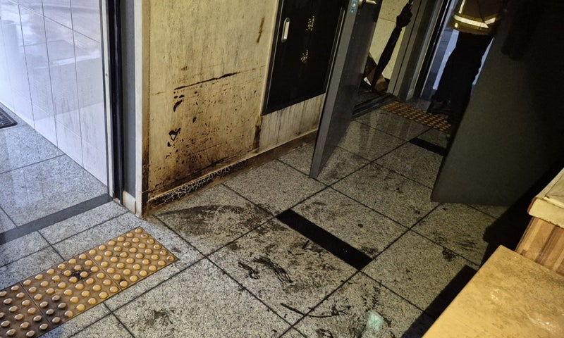 전주 송천동 호텔서 방화 추정 화재…업주 일가족 3명 중상·투숙객 45명 대피