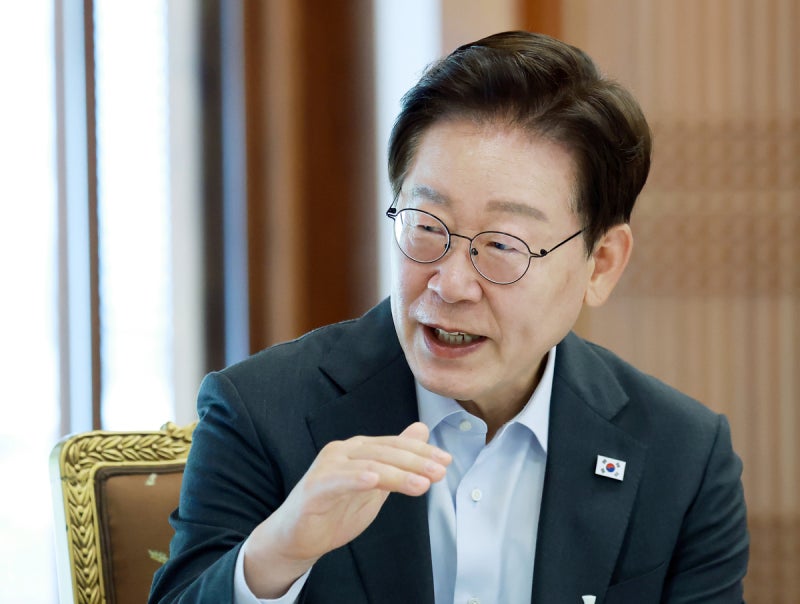 李 대통령 “결과 상관없이 자랑스럽다”… 32강 좌절된 축구대표팀 격려