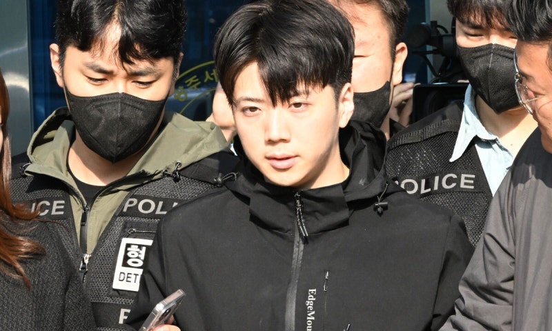 장윤기 원룸 훼손된 <b>리얼돌</b>, 경찰관 아버지가 치웠다