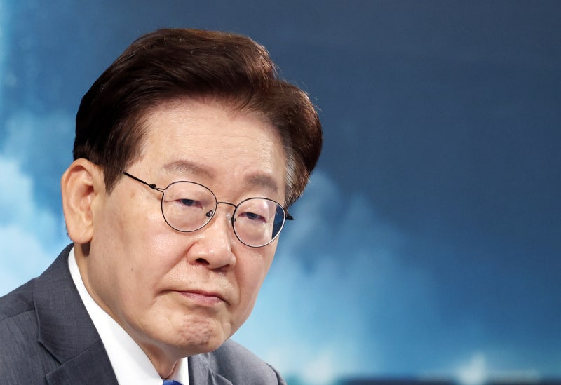 [속보] 李 <b>대통령</b> “‘3대 <b>메가프로젝트</b>’가 지지율 관리였다면 지선 전...