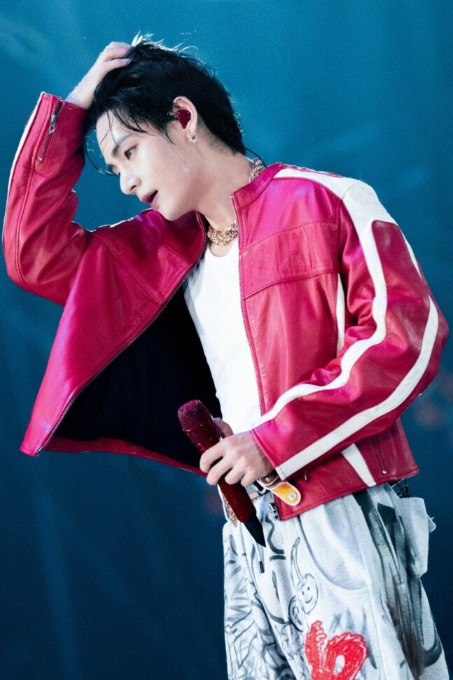 BTS 뷔, 인스타 팔로워 7500만 돌파…남성 연예인 최초 기록