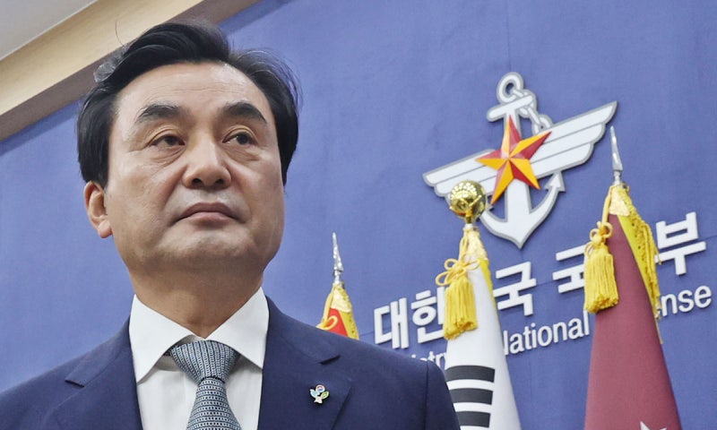 국방부 “안규백 탈영은 허위”… 병적기록 비공개에 야권 “그럼 공개하라” [수민이가 궁금해요]
