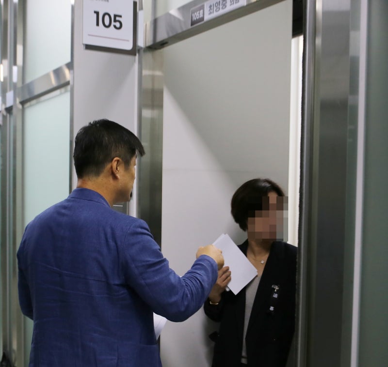 [속보] 국힘, ‘미성년 성매매 혐의’ <b>최영중 청주시의원</b> 제명