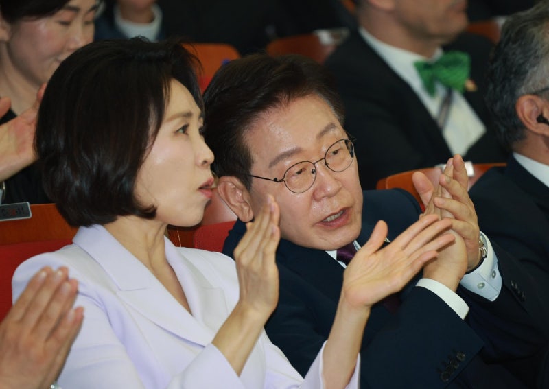 李 대통령 아파트 팔면서 17억 <b>근저당</b>…국힘 “내로남불의 극치”