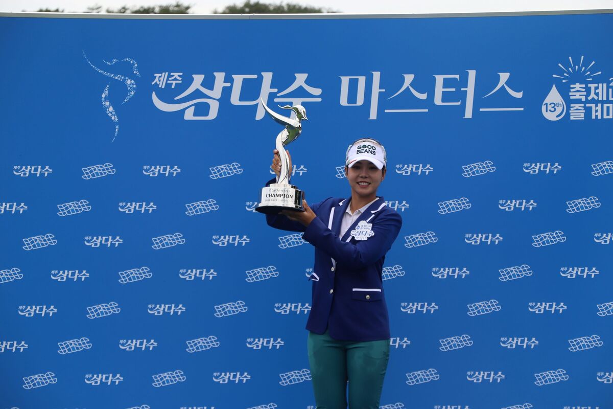 제주삼다수 출시 1998년 동갑내기 <b>장은수</b>, 마스터스 골프서 <b>생애 첫 우승</b>
