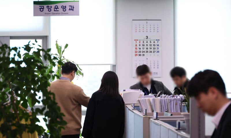 경찰 <b>여객기 참사</b> 특수단, 한국공항공사·국토부 등 <b>압수수색</b>