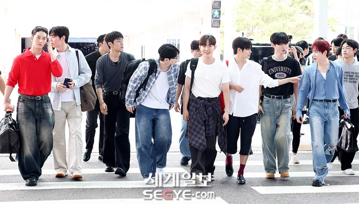 [포토] 워너원 '<b>케이콘</b> 다녀올게요!'