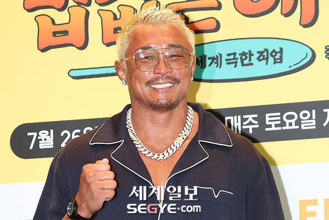 <b>추성훈</b>, 11월 <b>은퇴전</b> 앞두고 방송 중단…“마지막 승부 집중”