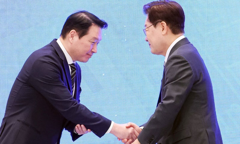 李<b>대통령</b>, <b>최태원</b>과 <b>만찬 회동</b>… '3대 메가' 대미투자 논의 주목