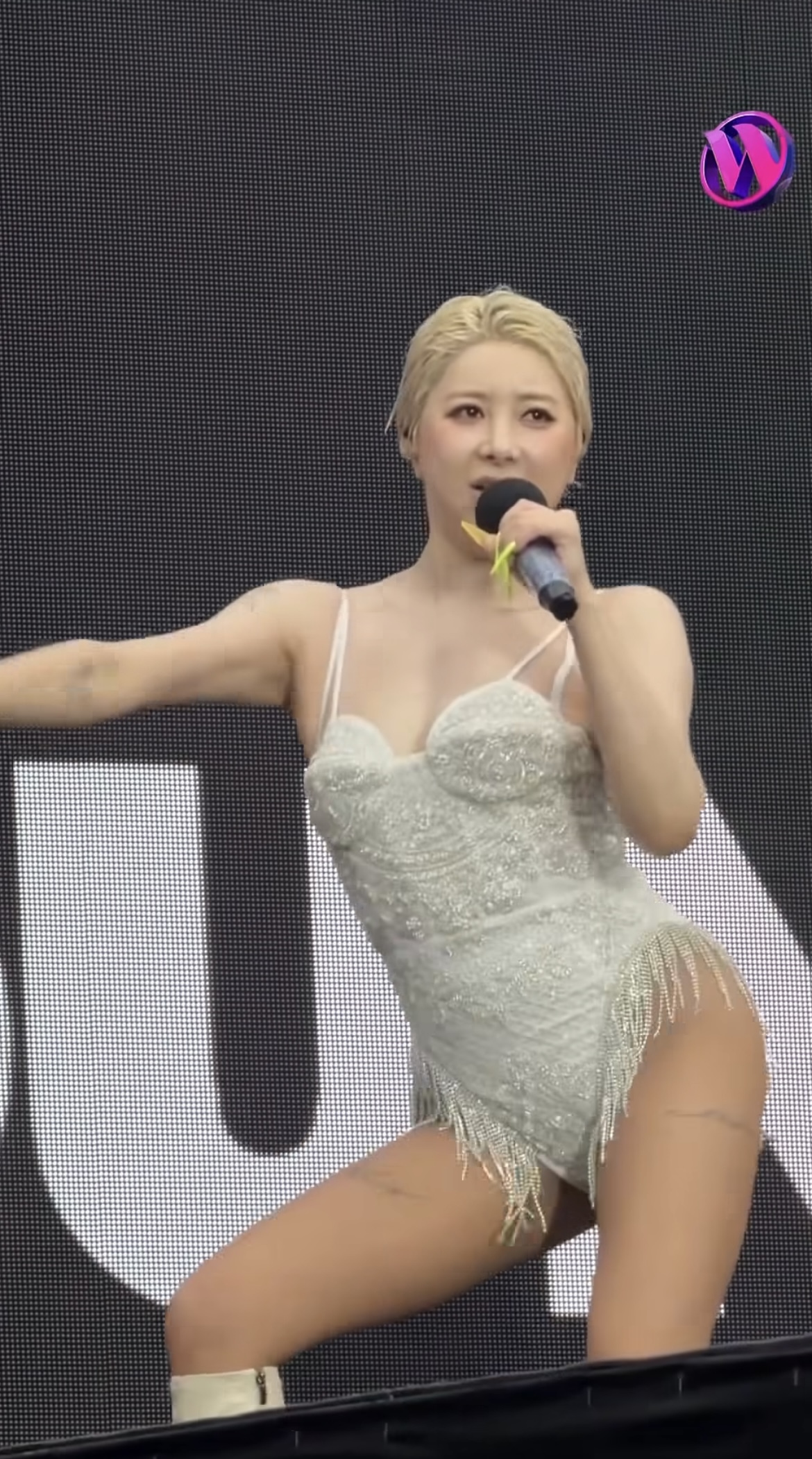 <b>서인영</b>, 지방 흡입 후 ‘<b>워터밤</b>’ 신데렐라 선보여