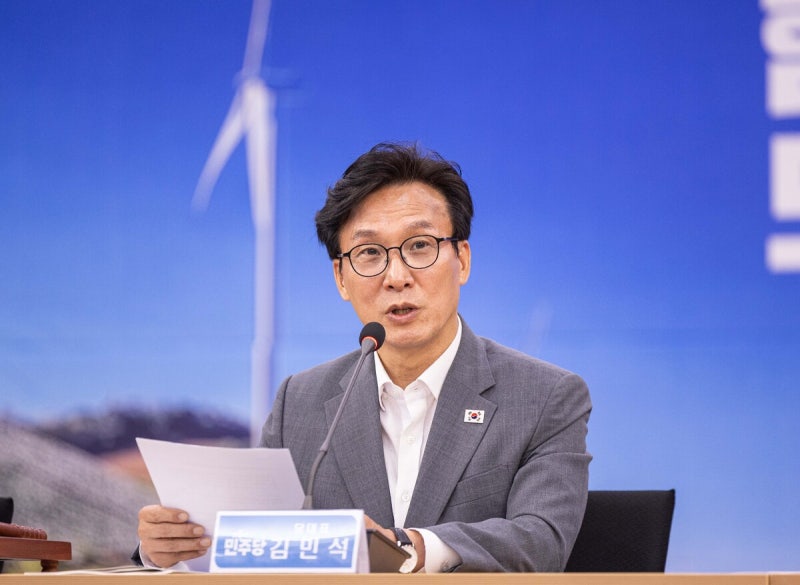 [속보] <b>김민석</b> “<b>비거주 1주택자</b>, 사유 폭넓게 인정해 사각지대 없어져...