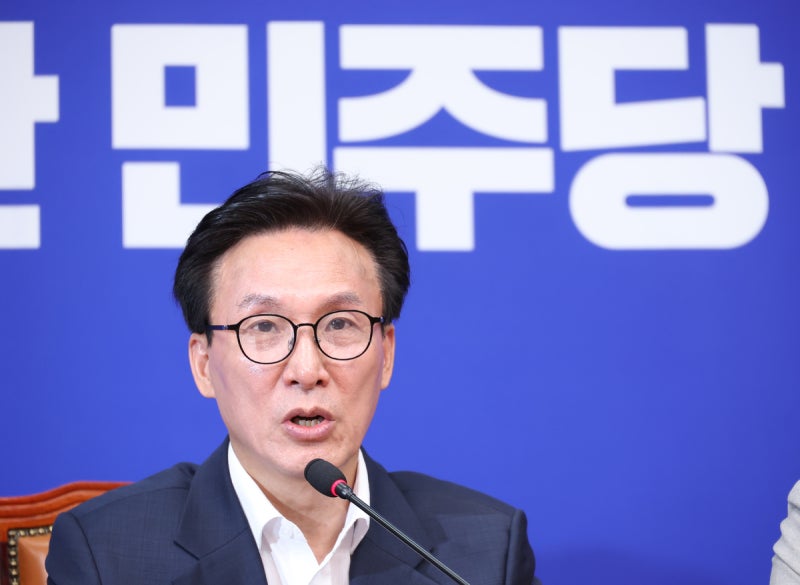 [속보] <b>김민석</b> “당대표 직속 <b>TF</b> 대통합추진단 설치…박범계 단장”