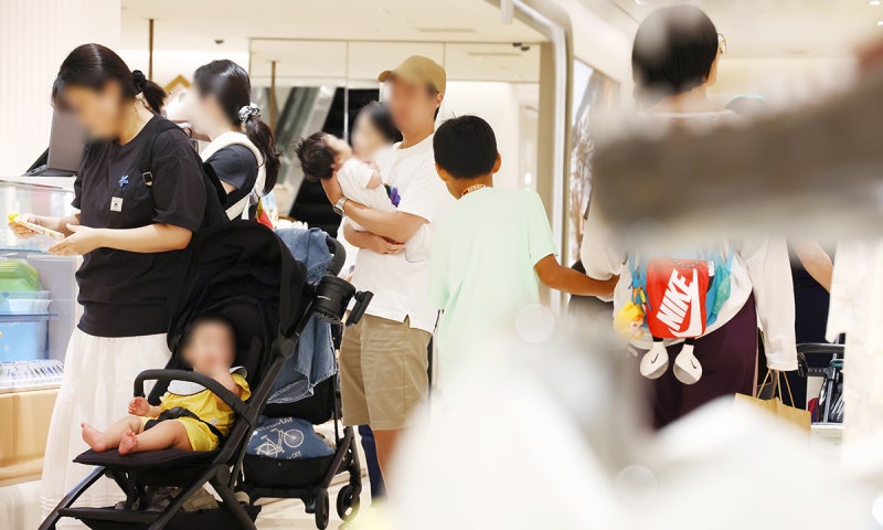 <b>출생아 증가</b>율 역대 최고… 합계출산율 ‘0.90명’ 깨나