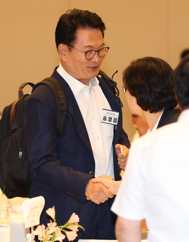 송영길 “용혜인 카드 민심 수용 어려워”… 이해민·이소영 발탁엔 긍...