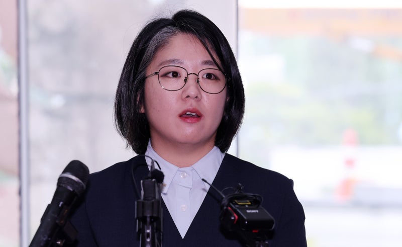 안철수, 용혜인 직격 “가족·보좌진으로 채우는 <b>기본소득당</b>”