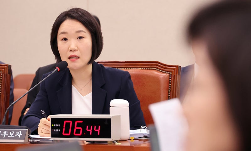 <b>이소영</b> "국가창업시대 열겠다" 다짐 속 '기후솔루션' 청탁입법 공방도