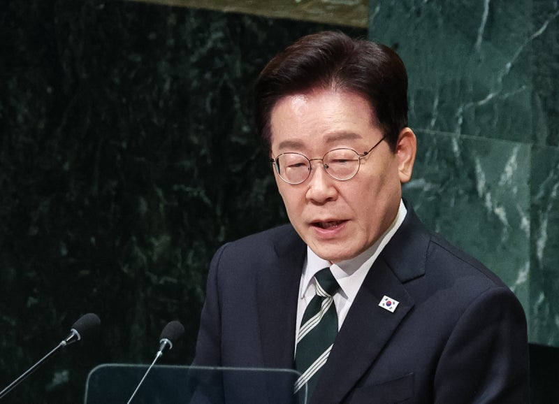 李대통령, 북핵 고도화 중단·축소·비핵화 단계적 접근 재강조