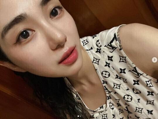 <b>권민아</b>, 母 위급 소식 전했다…“제발 기도해주세요”