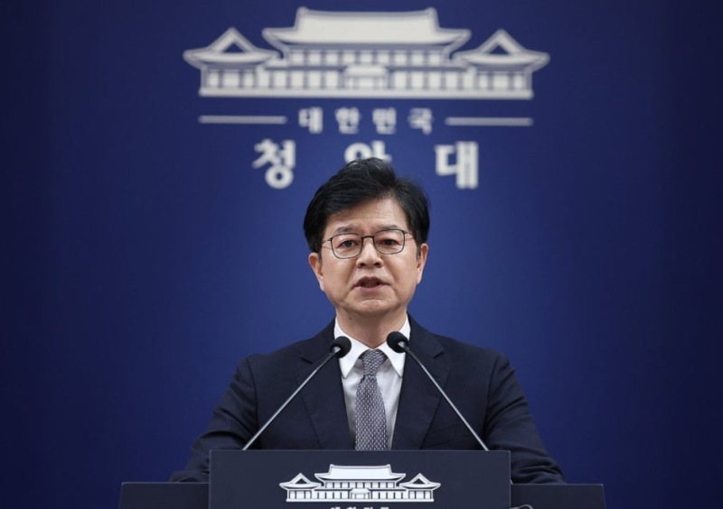 [속보] 靑 “李대통령 단순한 SNS 정치 아냐…국정과 국민 사이 벽 낮추...
