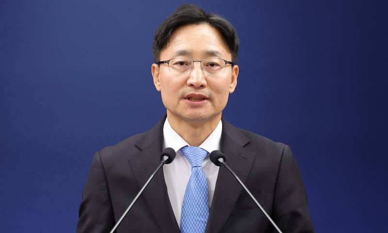 靑 <b>신임 비서실장</b> <b>임광현</b> 깜짝 발탁