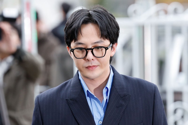 <b>지드래곤</b> ‘<b>마약</b> 혐의 없음’ <b>불송치</b>... 경찰의 무리한 수사 비판도