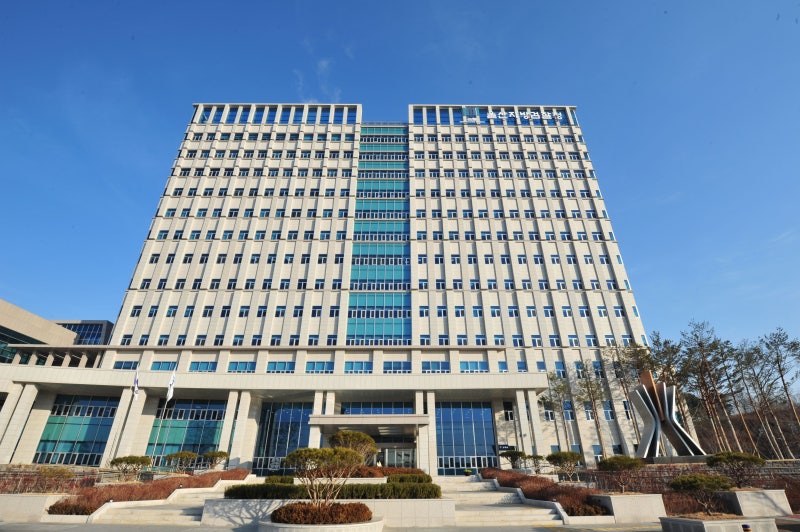 검찰, 文 전 <b>대통령 농지법 위반</b> 의혹 ‘혐의없음’