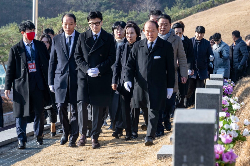 [단독] ‘<b>한동훈 살해</b>’ <b>협박</b> 글 올린 40대 석방...검찰, 구속영장 반려