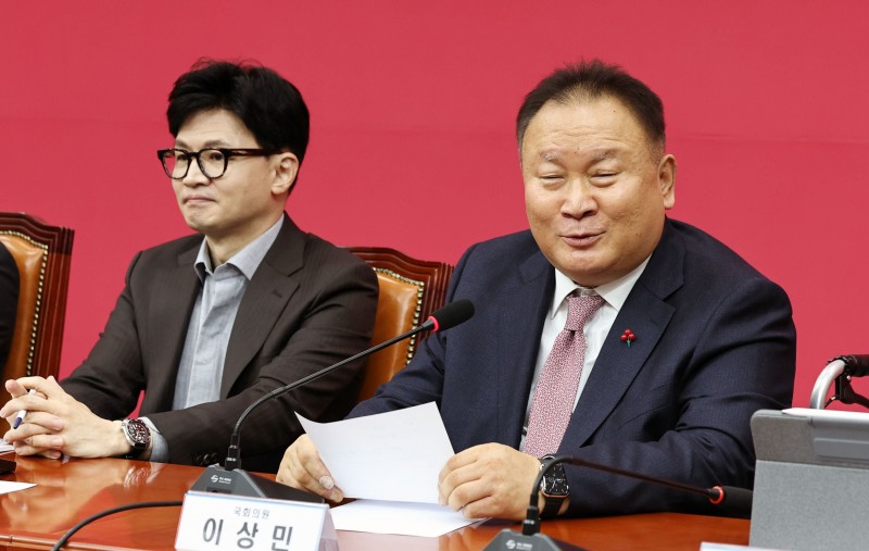 <b>이상민</b> “민주당은 이재명 사당‧개딸당, 배신해도 된다”