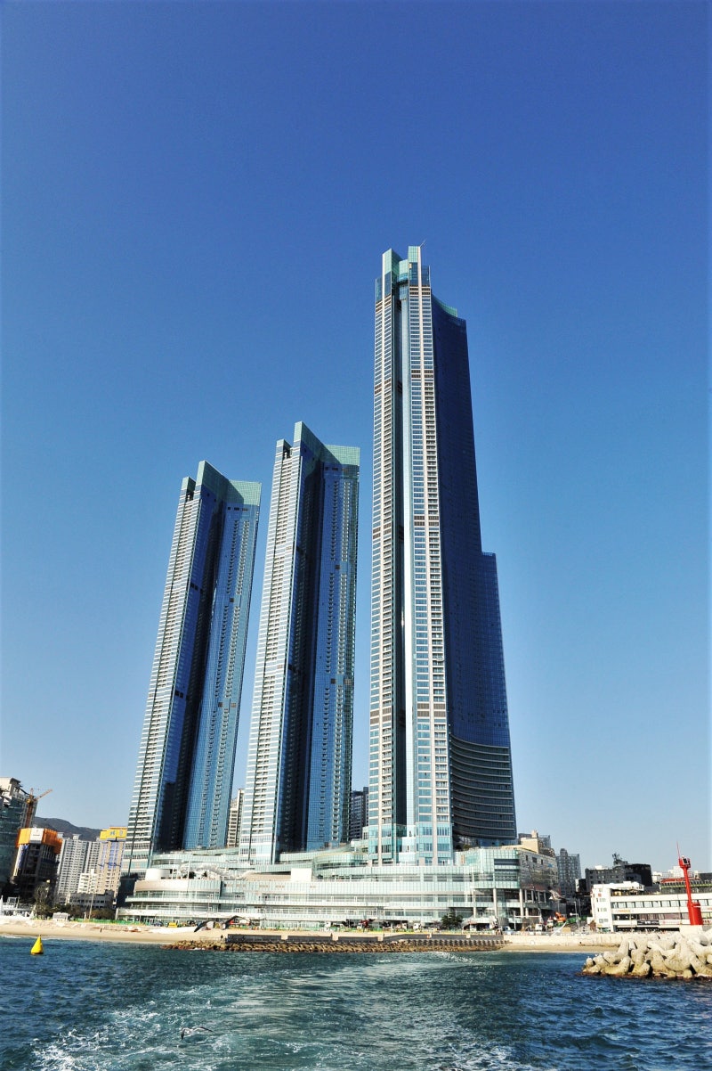 해운대 <b>엘시티</b> ‘낙하산 맨’은 미국인 <b>유튜버</b>