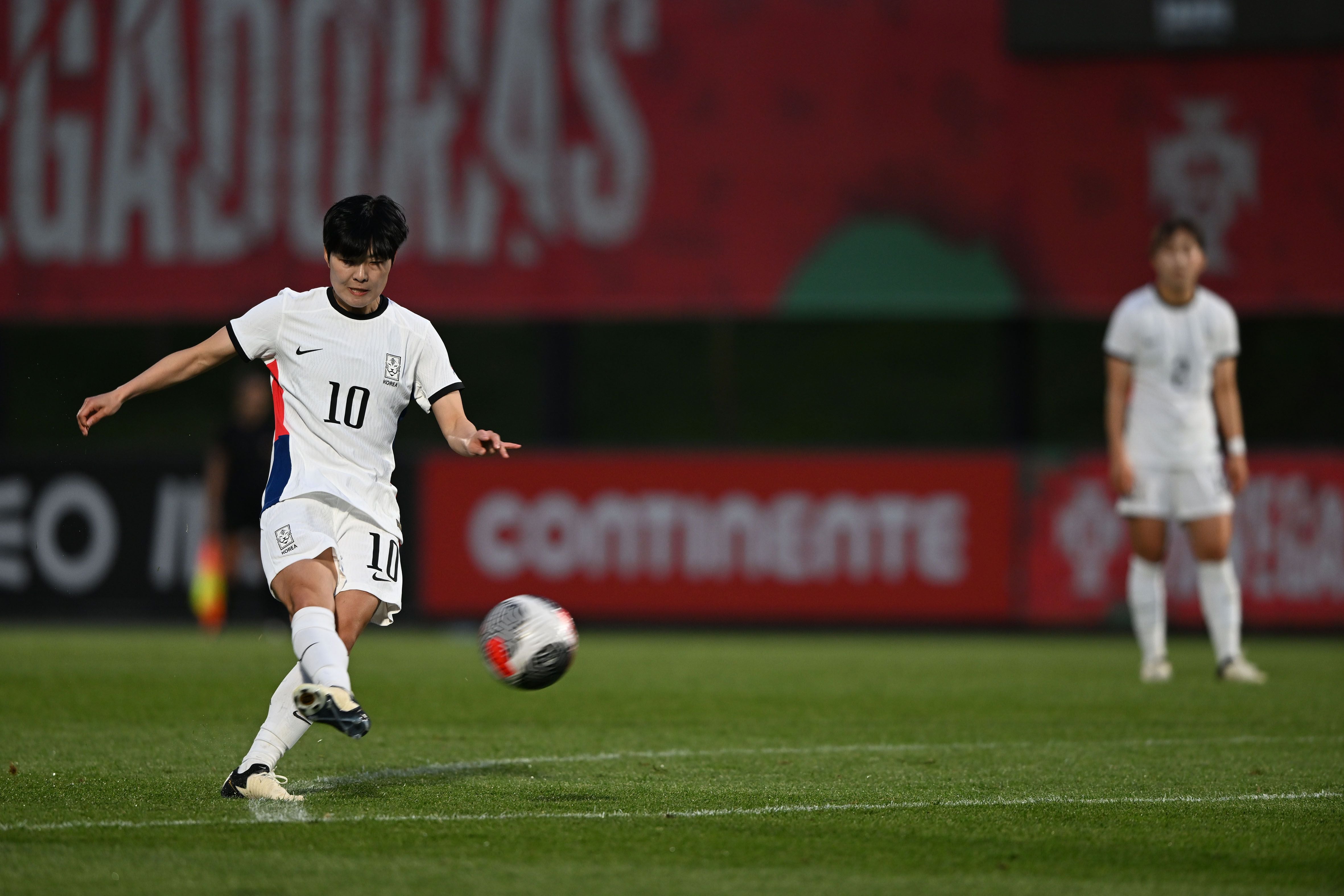 新舊 조화…<b>여자축구</b> 벨호, 체코와 평가전서 2대1 승