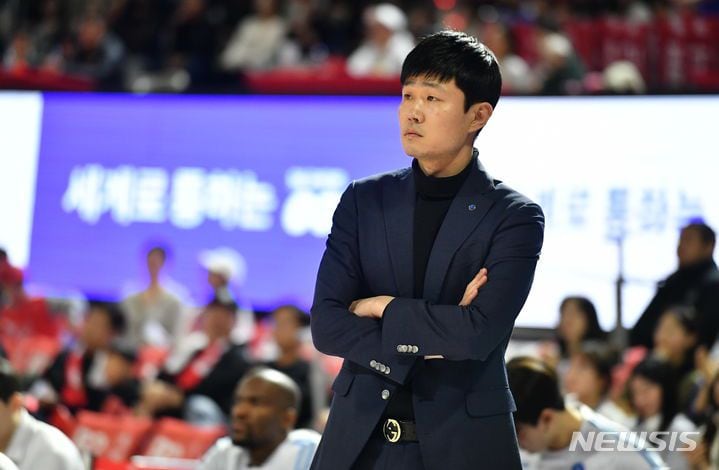‘대행’ 꼬리표 뗀 <b>강혁 감독</b>의 가스공사, SK에 완승