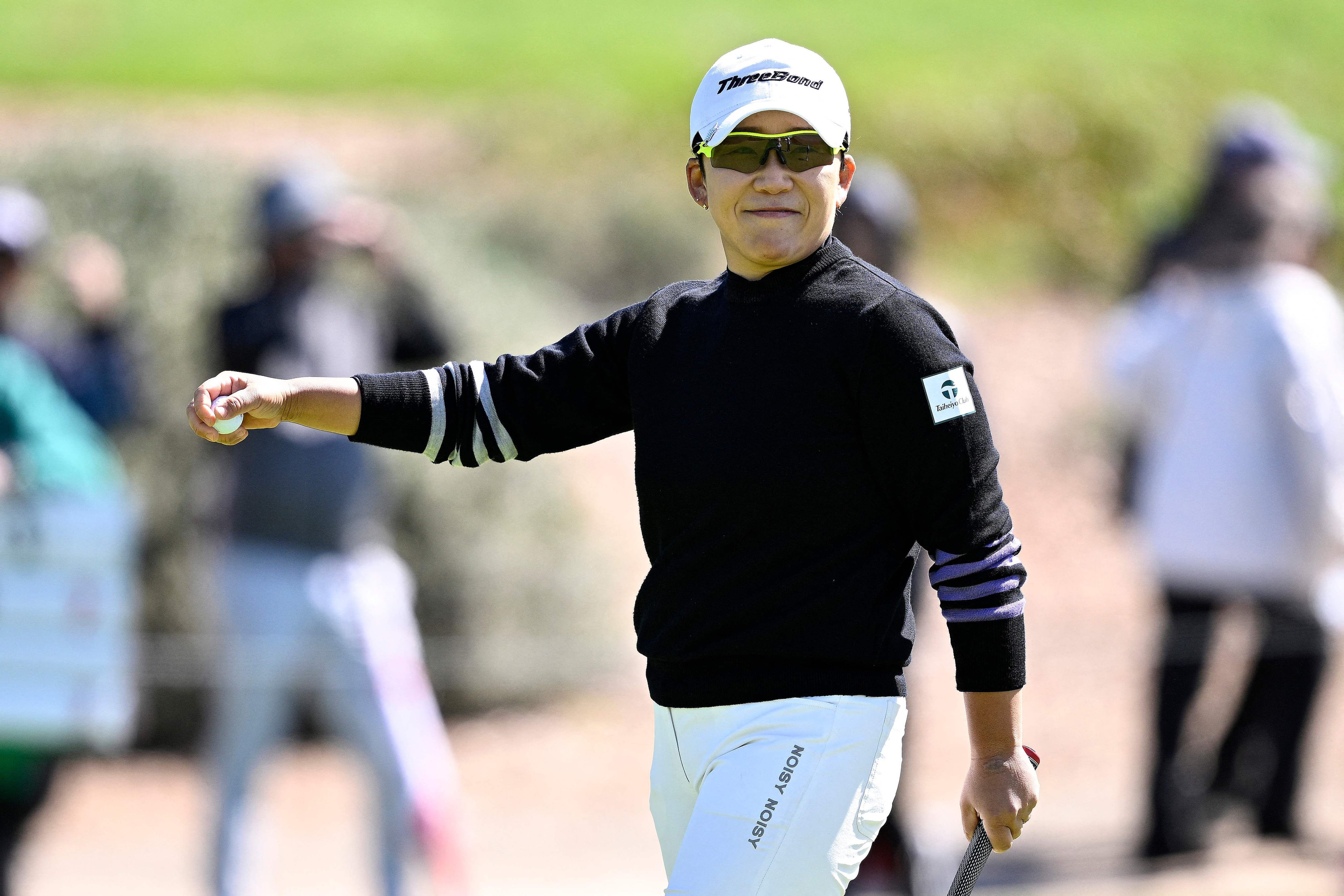 ‘세리 키즈’ <b>신지애</b>, <b>박세리</b> 이름 건 LPGA 대회 <b>선두</b>