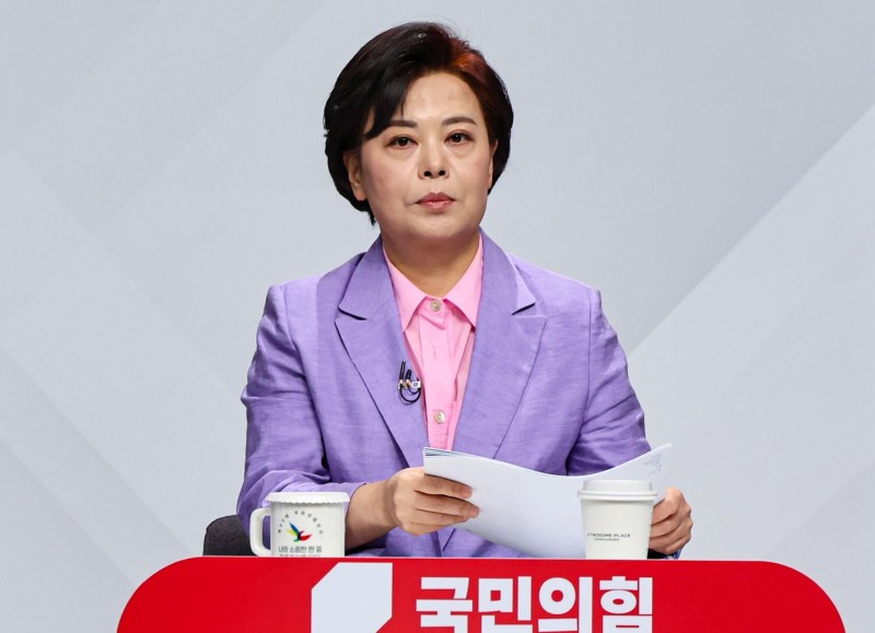 <b>윤희숙</b>, 이재명 ‘25만원 지원금’에 “돈 풀어 인플레 잡자는 당신이 바보”