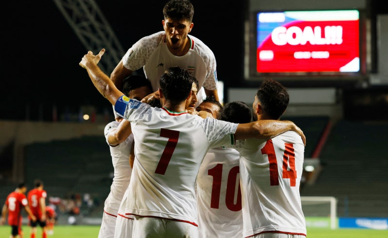 “국가 나올 때 등 돌렸지” <b>홍콩</b>서 <b>축구</b> 관중 3명 체포