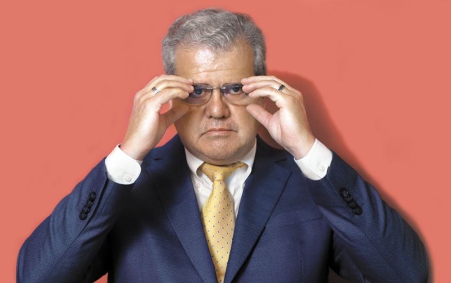 7일 오후 미국 액트지오의 비토르 아브레우 고문이 본지 인터뷰를 하는 도중 안경을 고쳐 쓰고 있다. 아브레우 고문은 액트지오와 동해 심해 가스전에 대한 질문에 때때로 