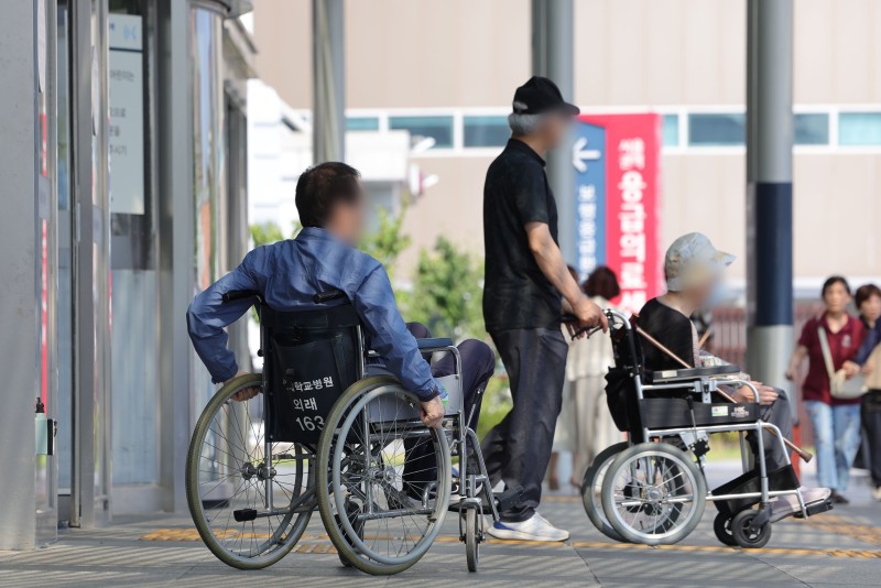 대법, 의료계 ‘<b>의대</b> 증원 <b>집행정지</b>’ 최종 기각... 정부 정책 유지된다