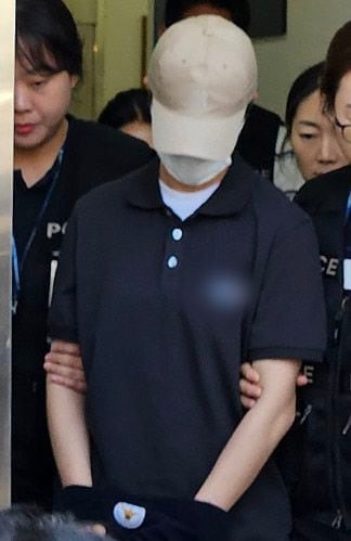 ‘<b>얼차려 훈련병</b> 사망’ 사건 중대장·부중대장 구속