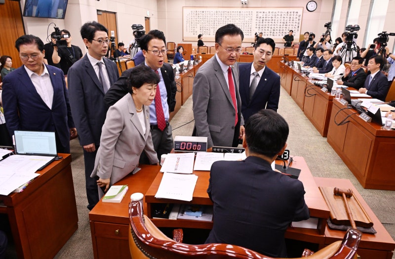 野단독 법사위, <b>검사 탄핵</b> <b>청문회</b>·전국민 25만원·노란봉투법 의결