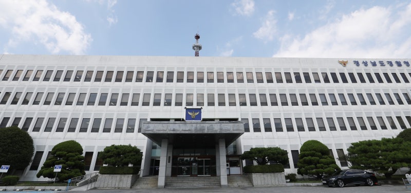 <b>순찰차</b> 변사 그 날...파출소 <b>경찰</b>들, 문 두드려도 모른채 자고 있었다