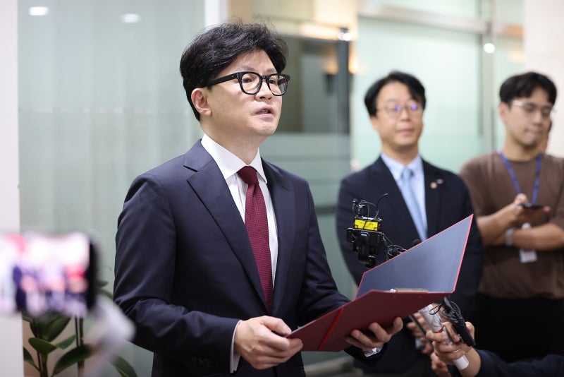 <b>한동훈</b> “의료공백 해소 위해 <b>여야의정 협의체</b> 구성하자”