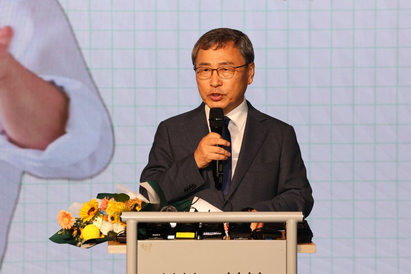 <b>정근식</b>, <b>서울교육감</b> 선거 진보 진영 단일 <b>후보</b>로 선정