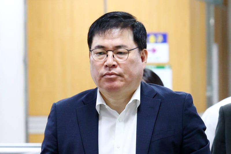 <b>유동규</b> 휴대폰 부수고 버린 사실혼 <b>배우자</b>, 2심도 징역형 집유