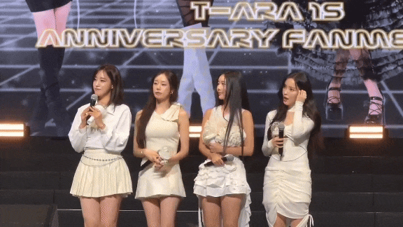 티아라 출신 지연이 팬미팅 말미에 눈물을 흘리는 모습. /X(옛 트위터)